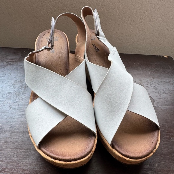 Clarks - cushion soft White wedge Sandals - Picture 1 of 7